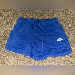 Nike Sportswear Club Fleece Mid-Rise Shorts XS